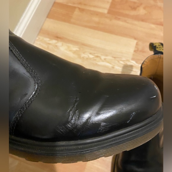 Dr. Martens 2976 Smooth Leather Chelsea Boots - Picture 7 of 11